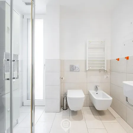Ada Bright Escape Apartment *