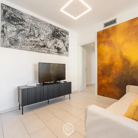 Ada Bright Escape Apartment *